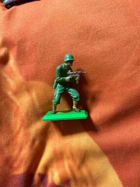 Britains Deetail 1971 WWII US Infantry Soldier with Submachine Gun